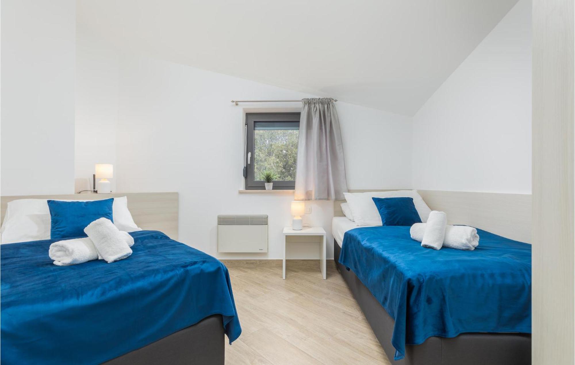 Stunning Apartment In Pjescana Uvala With Wifi Exterior foto